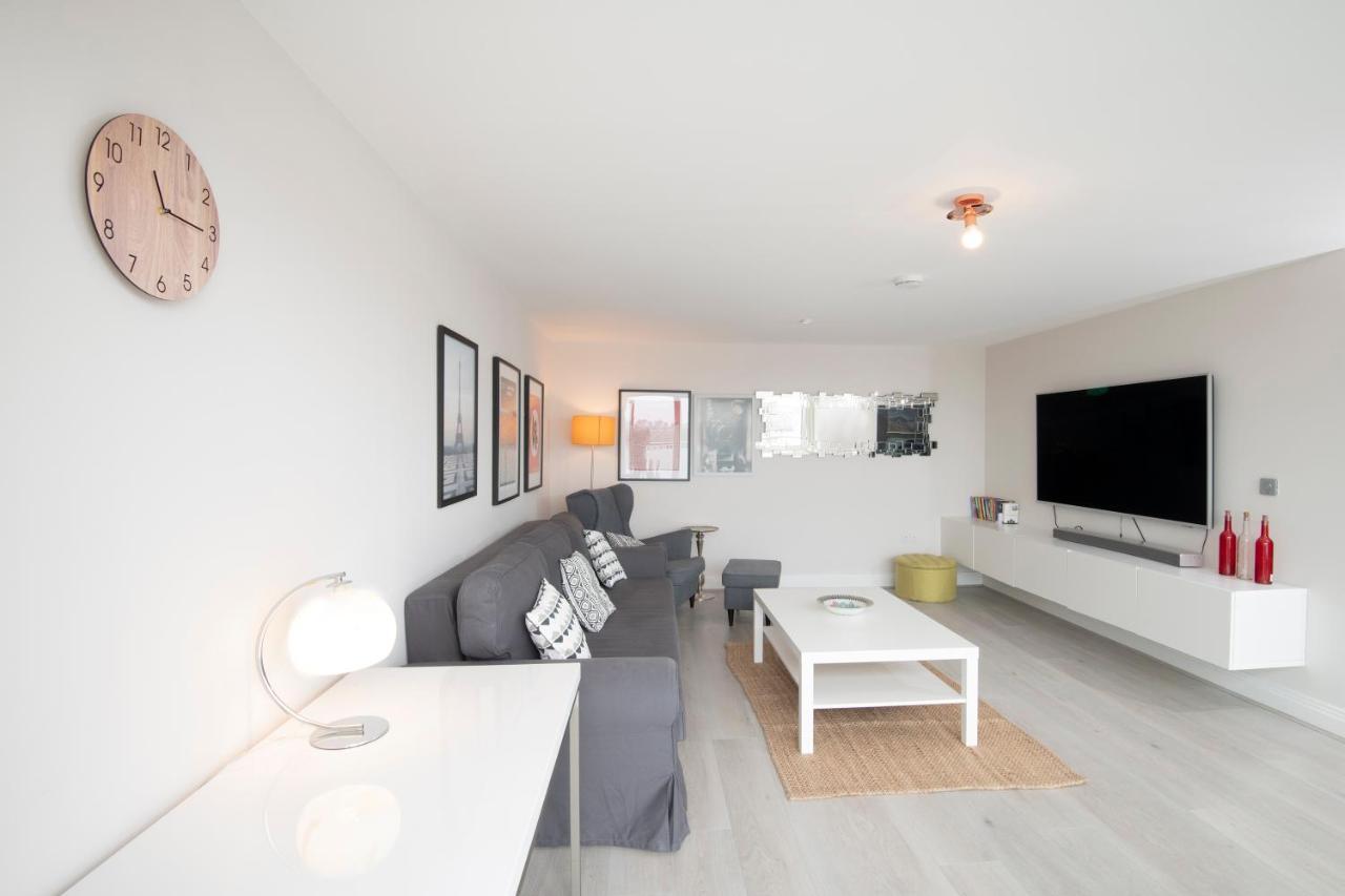 Spacious Apartment With Parking Space, Close To Heathrow, Elizabeth Line And Windsor Мейденгед Екстер'єр фото